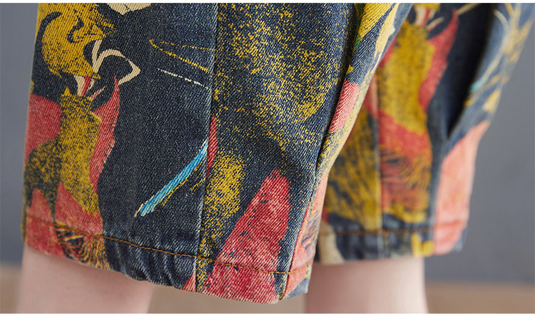 Lean Printed Jeans With Straps And Cropped Trousers For Women - Image 3